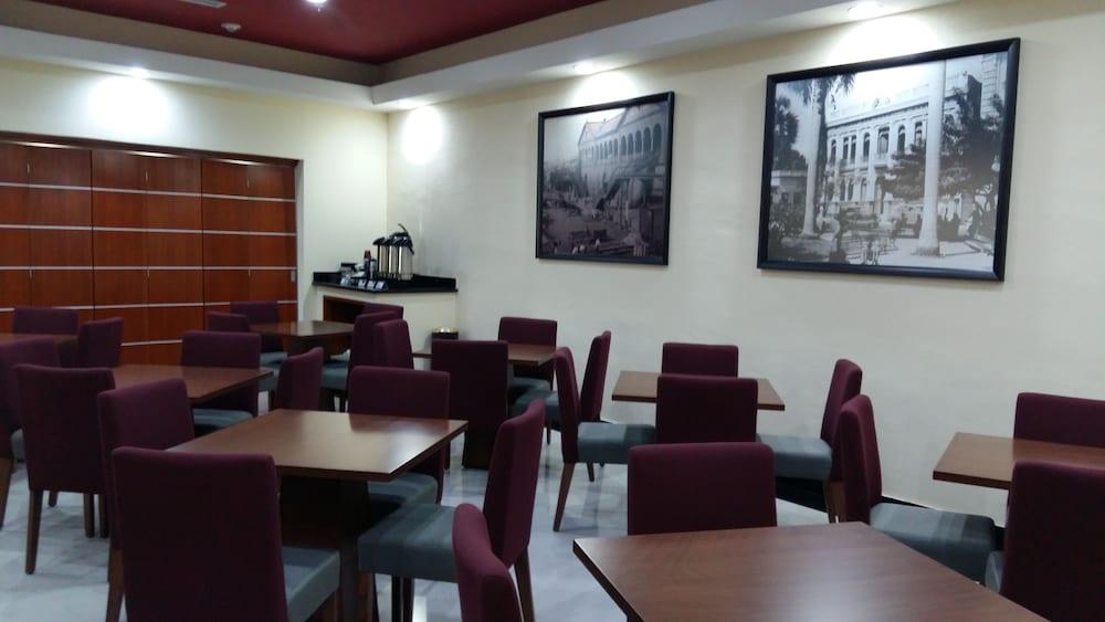 Hampton Inn Tampico Zona Dorada Eksteriør billede