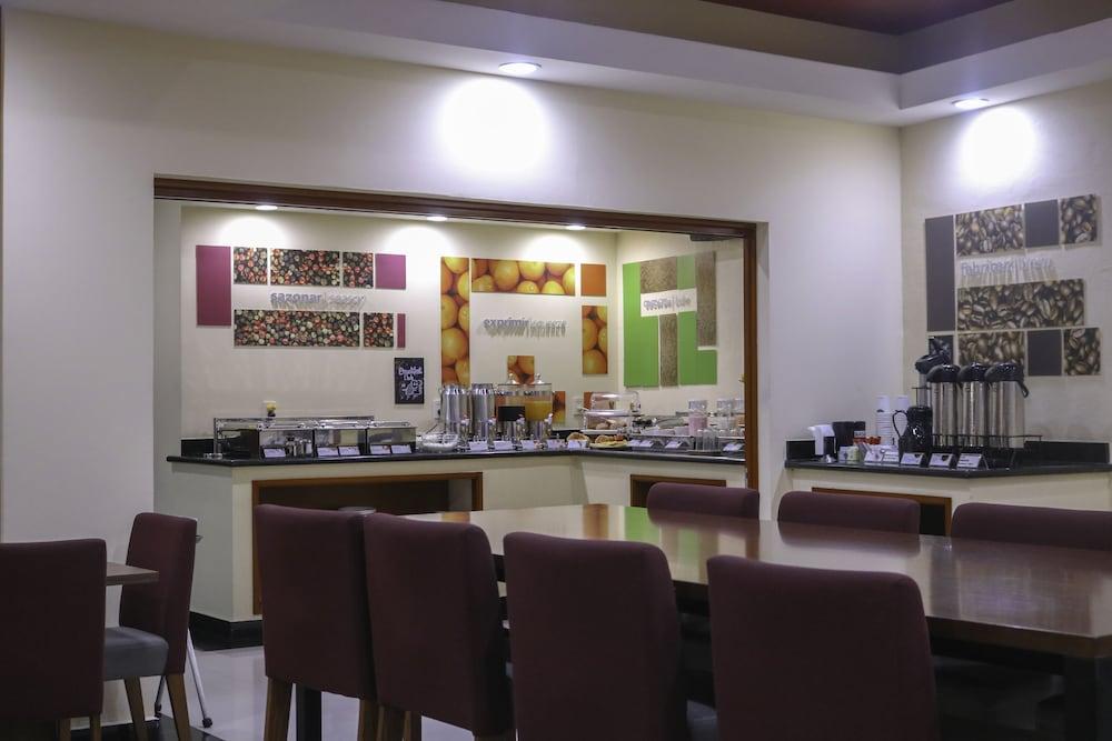 Hampton Inn Tampico Zona Dorada Eksteriør billede