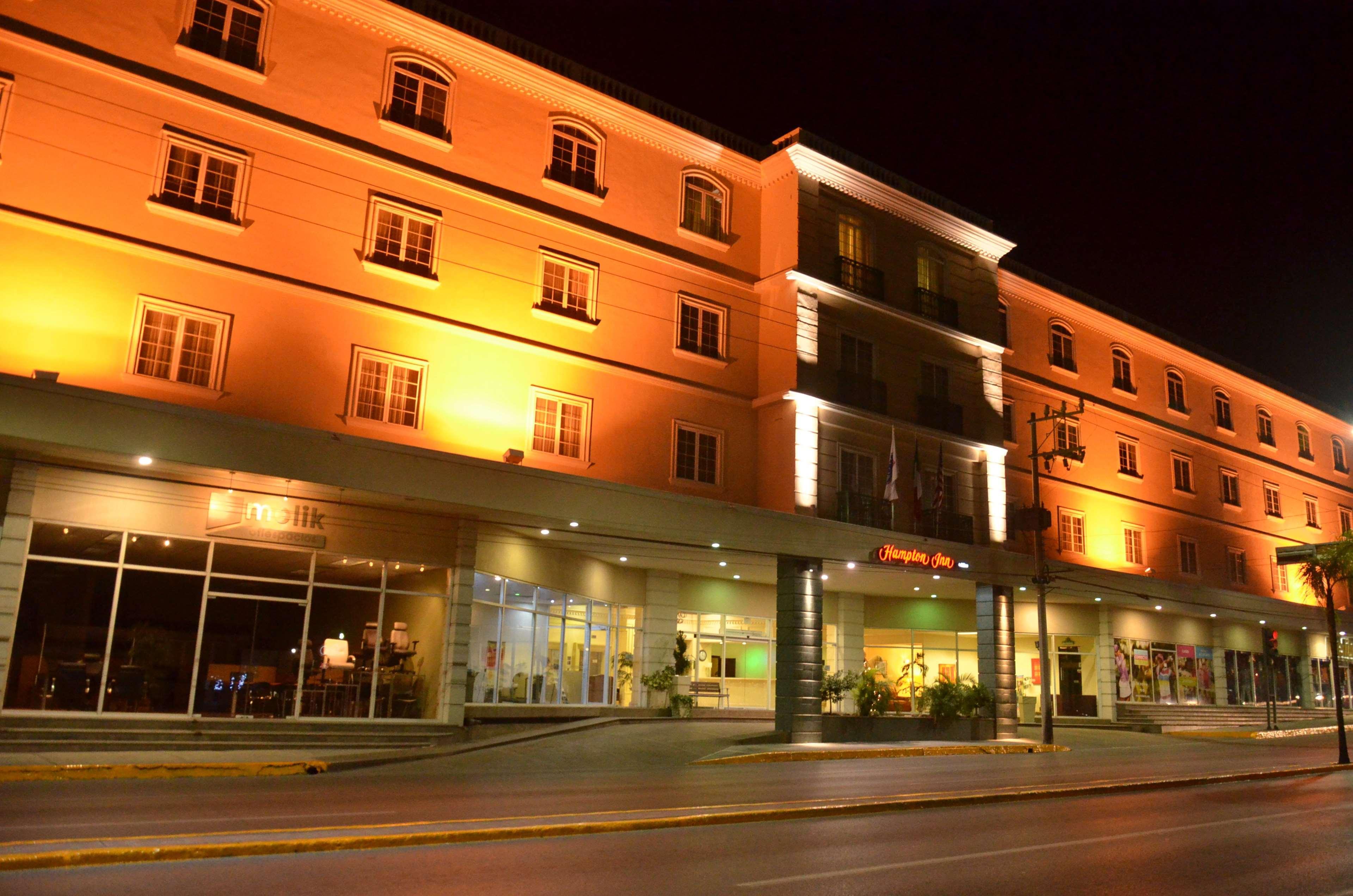 Hampton Inn Tampico Zona Dorada Eksteriør billede