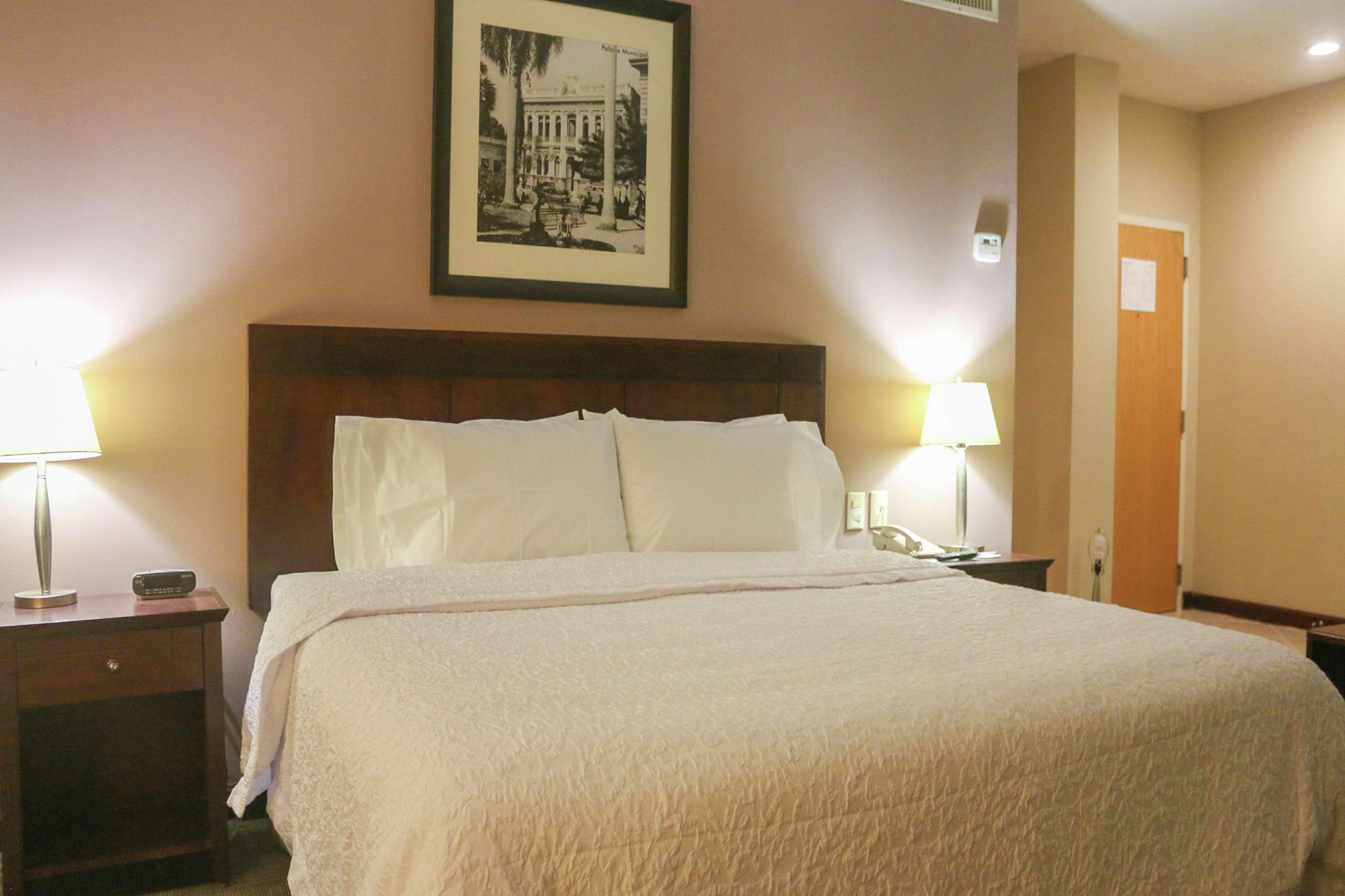 Hampton Inn Tampico Zona Dorada Eksteriør billede