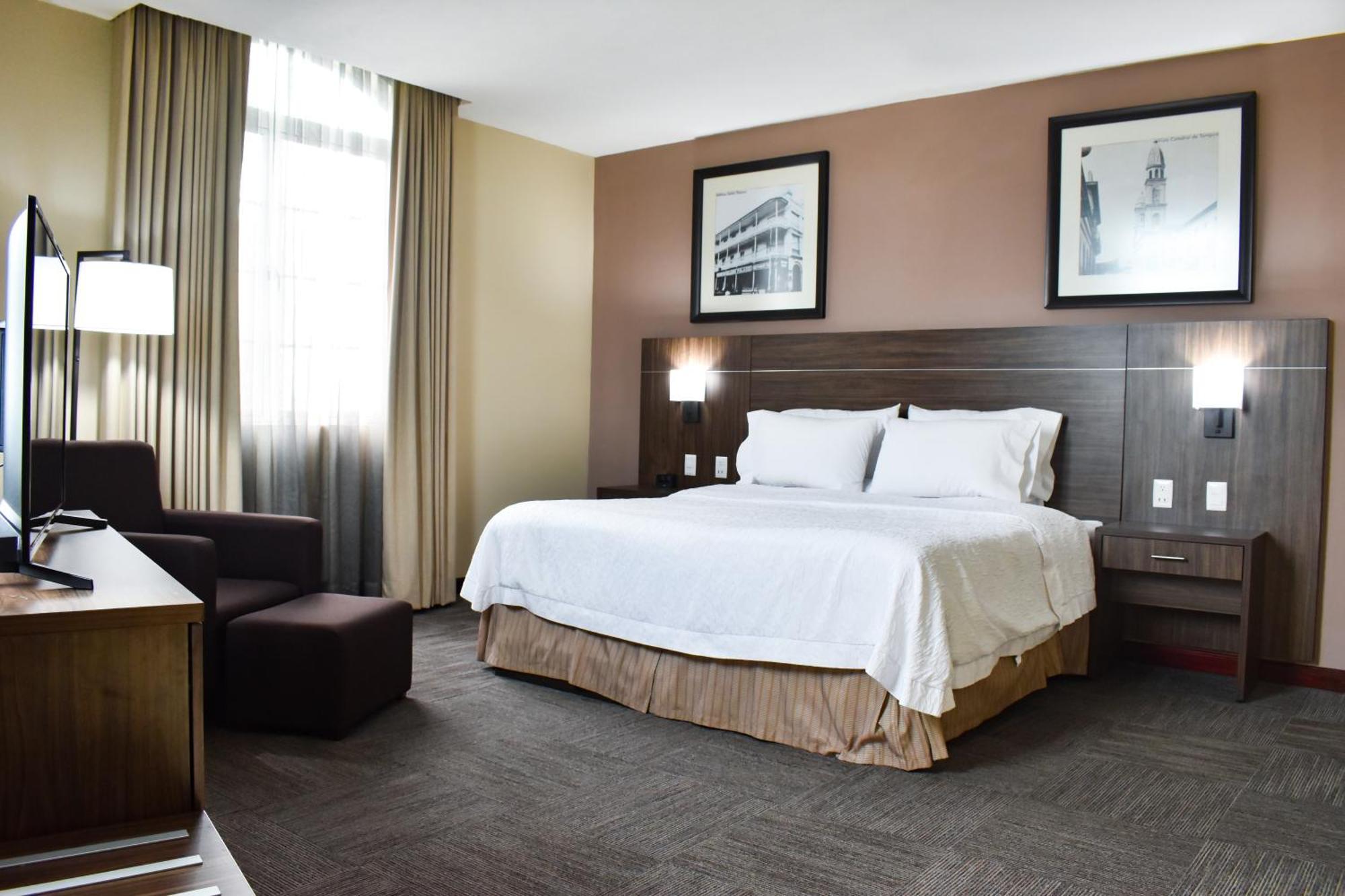 Hampton Inn Tampico Zona Dorada Eksteriør billede