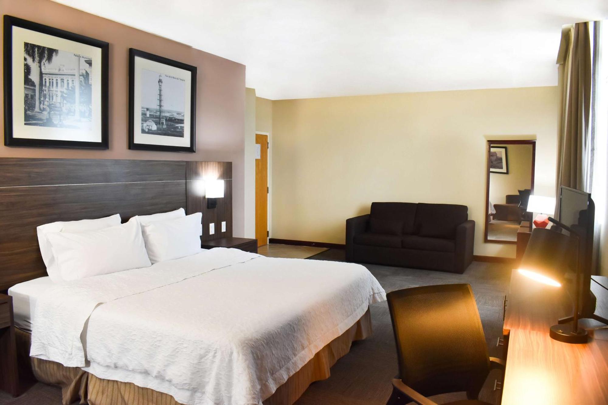 Hampton Inn Tampico Zona Dorada Eksteriør billede