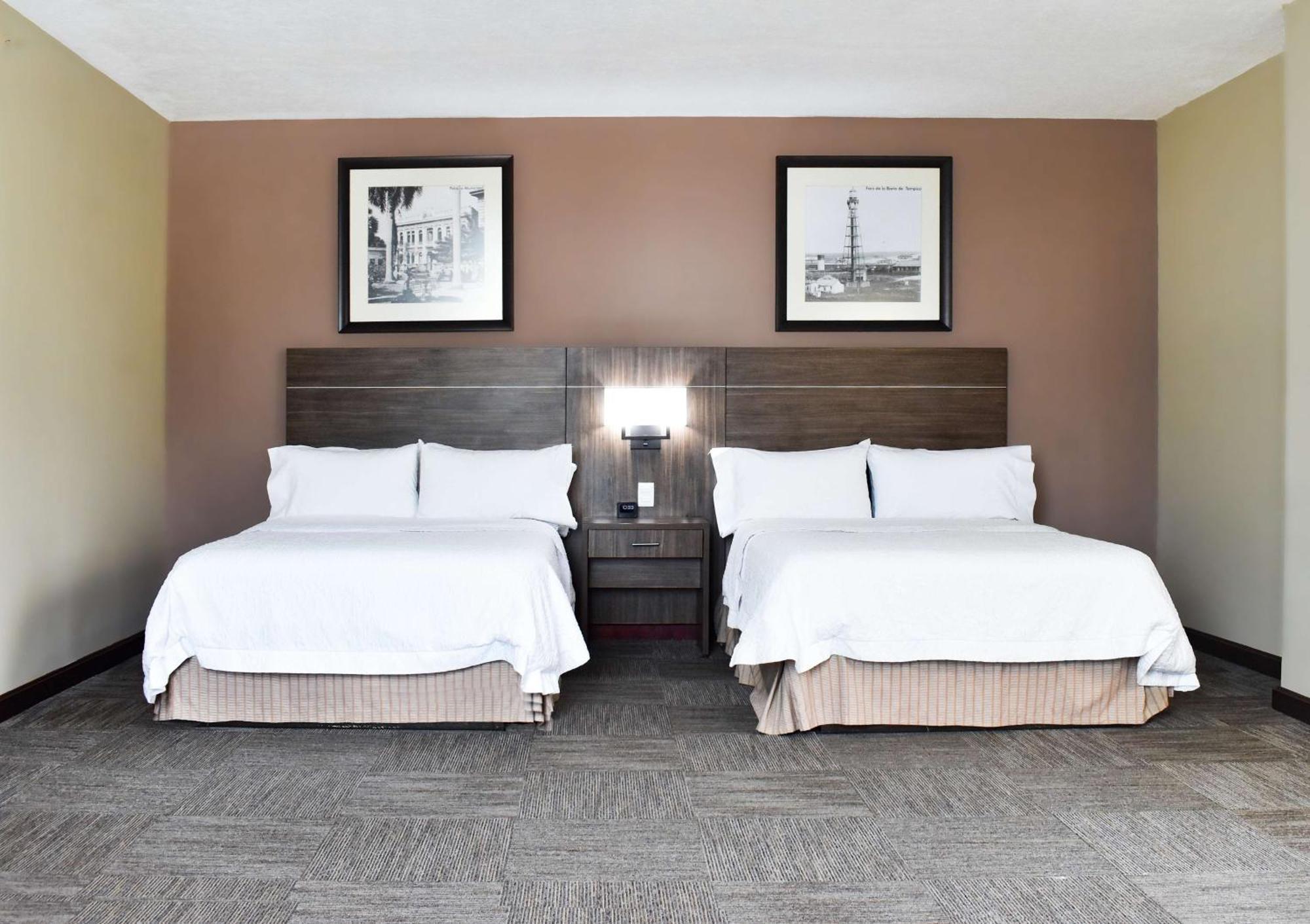 Hampton Inn Tampico Zona Dorada Eksteriør billede