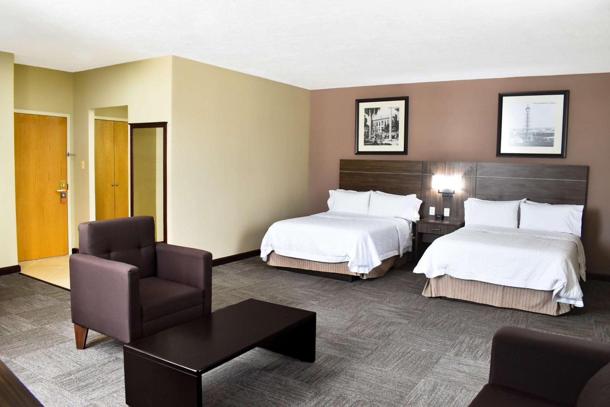 Hampton Inn Tampico Zona Dorada Eksteriør billede