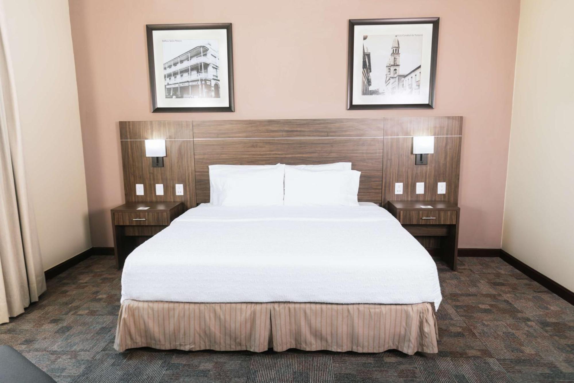 Hampton Inn Tampico Zona Dorada Eksteriør billede